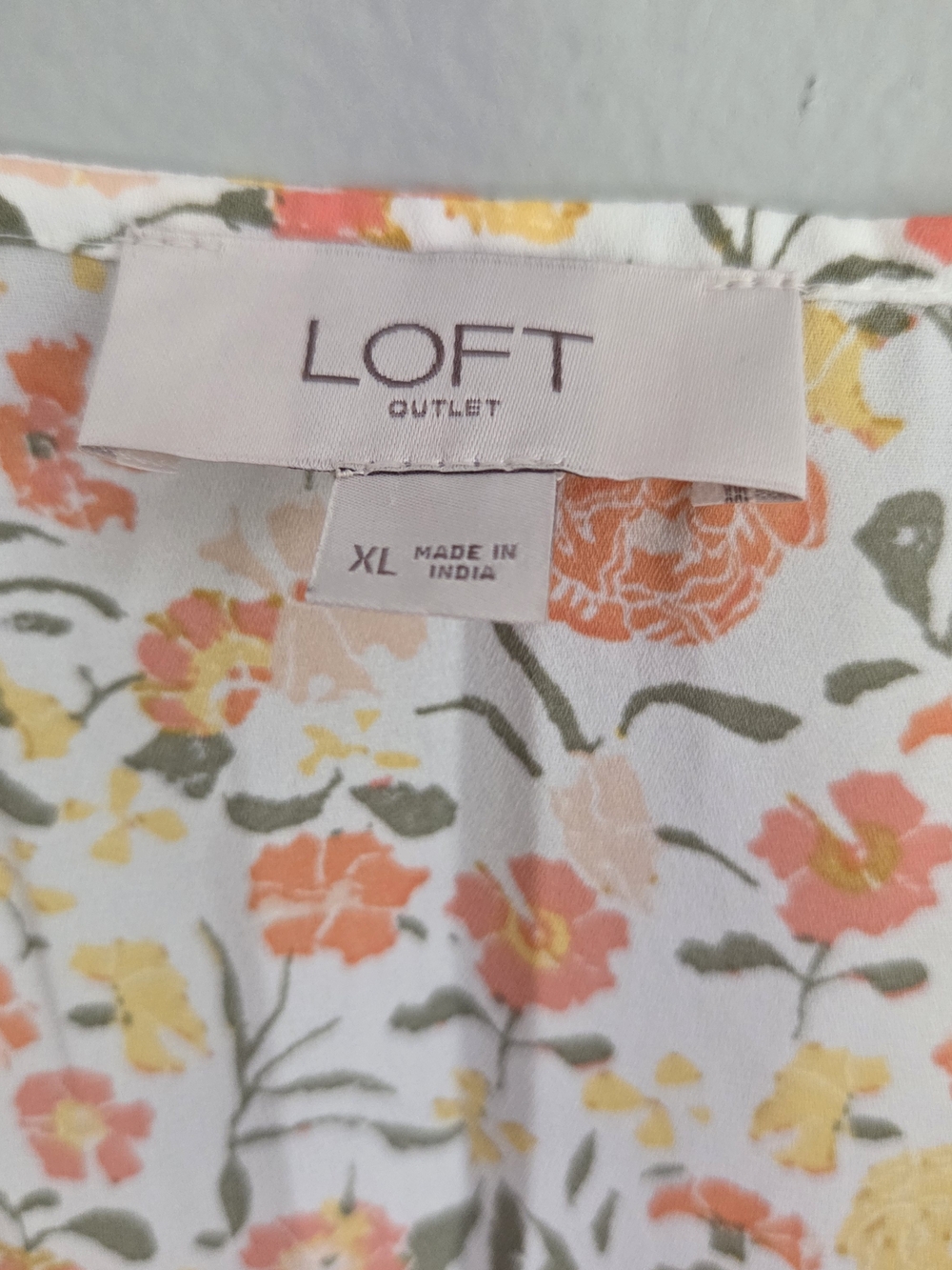 LOFT Outlet Floral Sleeveless V-Neck Blouse White Orange Yellow Women XL - Picture 3 of 5